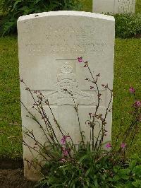 Etaples Military Cemetery - Lee, Kenneth Willoughy