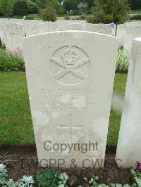 Etaples Military Cemetery - Lee, Walter
