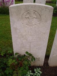 Etaples Military Cemetery - Legg, F W