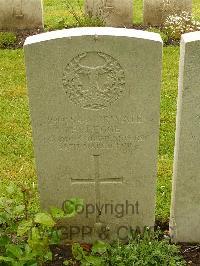 Etaples Military Cemetery - Legge, Forbes