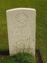 Etaples Military Cemetery - Lehfeldt, W R A