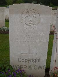 Etaples Military Cemetery - Lelliot, E S
