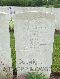 Etaples Military Cemetery - Leonard, Thomas