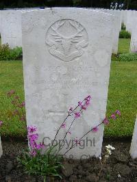 Etaples Military Cemetery - Leslie, A