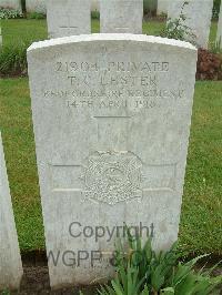 Etaples Military Cemetery - Lester, Thomas Charles