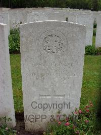 Etaples Military Cemetery - Lewis, A