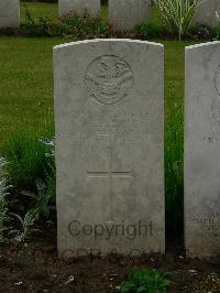 Etaples Military Cemetery - Lewis, Arthur Fredrick