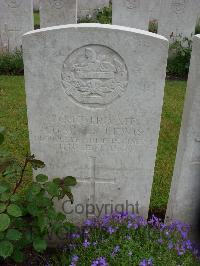 Etaples Military Cemetery - Lewis, Charles
