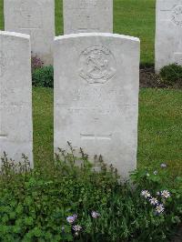 Etaples Military Cemetery - Lewis, E G