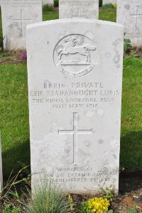 Etaples Military Cemetery - Lewis, Eric Stananought