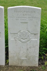 Etaples Military Cemetery - Lewis, J