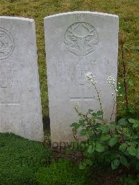 Etaples Military Cemetery - Lilley, Benjamin