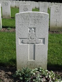 Etaples Military Cemetery - Lindon, John Davis Pearson