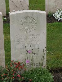 Etaples Military Cemetery - Lindsay, William