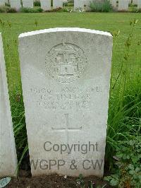 Etaples Military Cemetery - Linegar, Charles Frederick