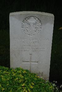 Etaples Military Cemetery - Lister, A
