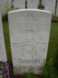 Etaples Military Cemetery - Little, John Robert
