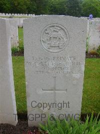 Etaples Military Cemetery - Littleproud, William Frank