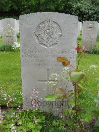 Etaples Military Cemetery - Livsey, Richard Reuss