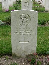 Etaples Military Cemetery - Llewellyn, Edward Thomas