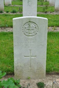 Etaples Military Cemetery - Lloyd, James