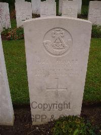 Etaples Military Cemetery - Lloyd, Simon Jones