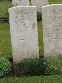 Etaples Military Cemetery - Lock, W C