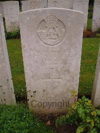 Etaples Military Cemetery - Lodge, John Allen