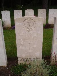 Etaples Military Cemetery - Lomas, John William