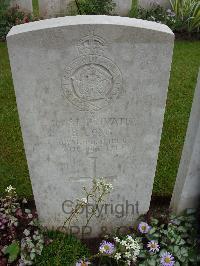 Etaples Military Cemetery - Long, Ernest Charles