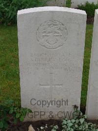 Etaples Military Cemetery - Long, Stanley