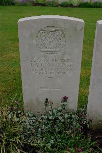 Etaples Military Cemetery - Longstaff, John Golightly