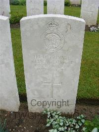 Etaples Military Cemetery - Lovatt, Elisha