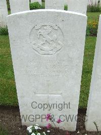 Etaples Military Cemetery - Lovegrove, Charles