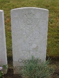Etaples Military Cemetery - Lovell, Christopher Stephen King