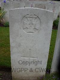 Etaples Military Cemetery - Lovett, Harold