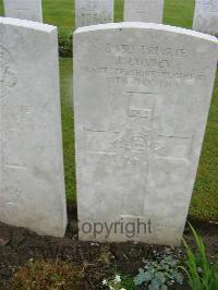Etaples Military Cemetery - Lovsey, John