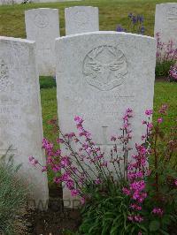 Etaples Military Cemetery - Low, J