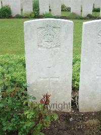 Etaples Military Cemetery - Lowe, Joseph William