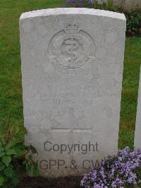 Etaples Military Cemetery - Lowery, R