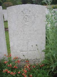 Etaples Military Cemetery - Loxley, Harold Thomas
