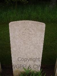 Etaples Military Cemetery - Loxley, J