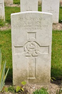 Etaples Military Cemetery - Loyden, John