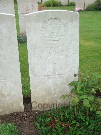 Etaples Military Cemetery - Lucas, Thomas Owen