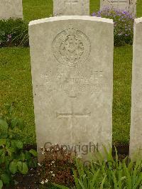Etaples Military Cemetery - Ludgate, M J