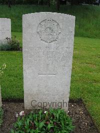 Etaples Military Cemetery - Luetchford, William Ernest