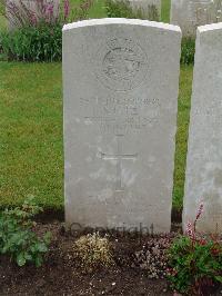 Etaples Military Cemetery - Luke, Sydney