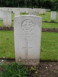 Etaples Military Cemetery - Lumb, Joseph William