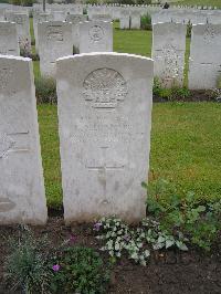 Etaples Military Cemetery - Luscombe, Richard Otto