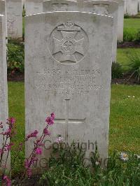 Etaples Military Cemetery - Luscombe, William Andrews